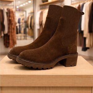 Brown STEVE MADDEN KYLIE BROWN Suede Chelsea Boots - Women with box 🗃️